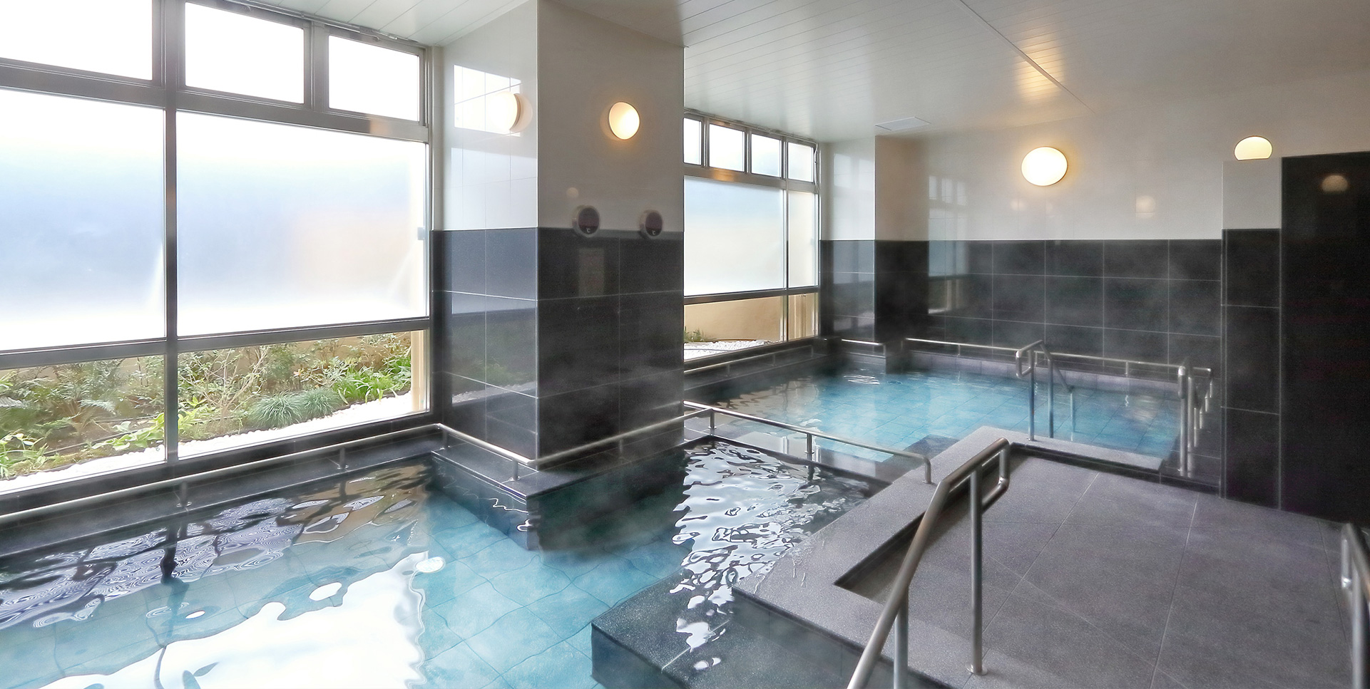 温泉大浴場（人工）（2020年10月撮影）